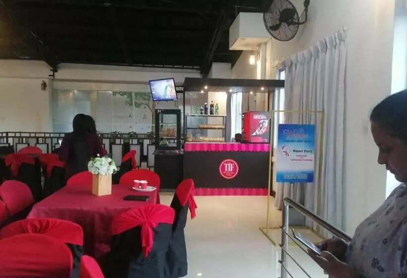 ホテル Ambula Food Court