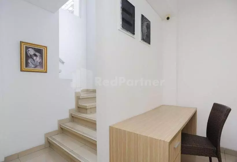 Hotelli Green Residence 25 Syariah Karawaci Redpartner