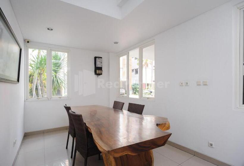 בית מלון כפרי Green Residence 25 Syariah Karawaci Redpartner