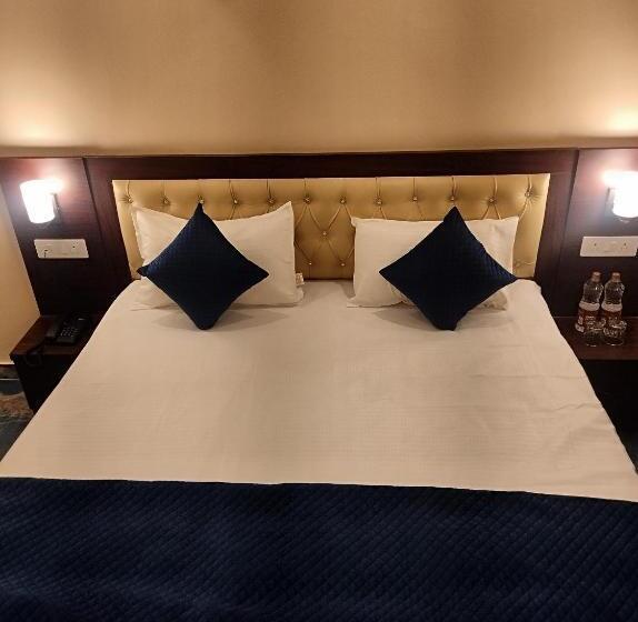 Отель The Mount Valley