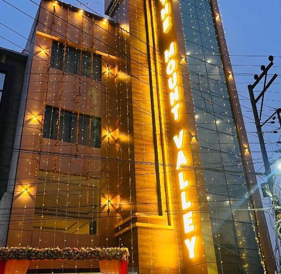 Отель The Mount Valley