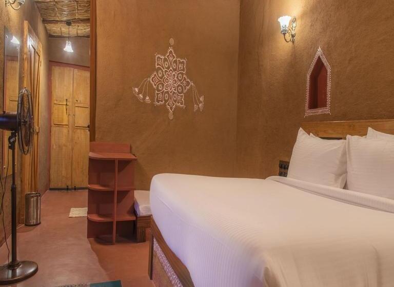 پانسیون Aanandwan Palace