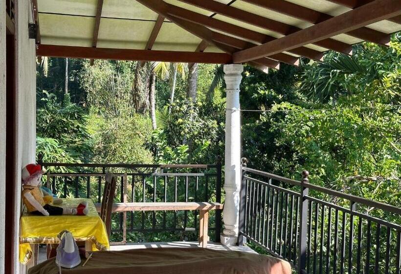 بنسيون Charming Home Pilana