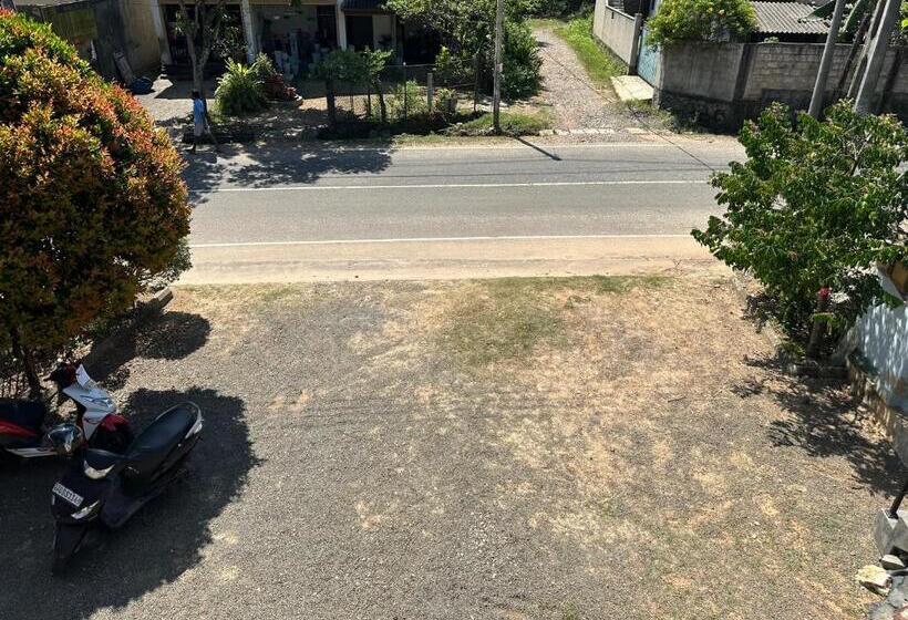 بنسيون Charming Home Pilana