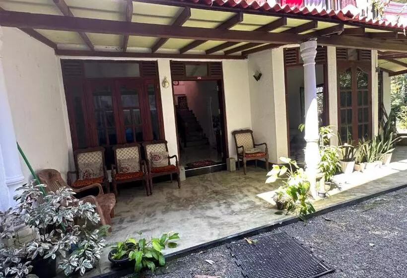 ペンション Charming Home   Pilana