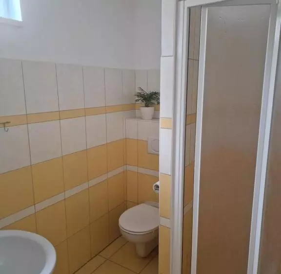 Majatalo Penzión Koliesko