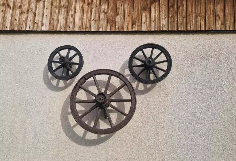 Majatalo Penzión Koliesko