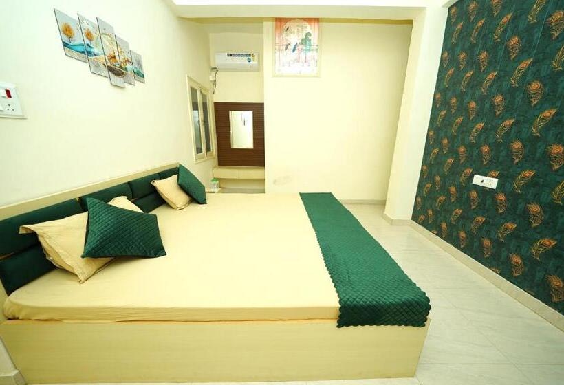 Retkeilymaja Golden Lotus Kashi