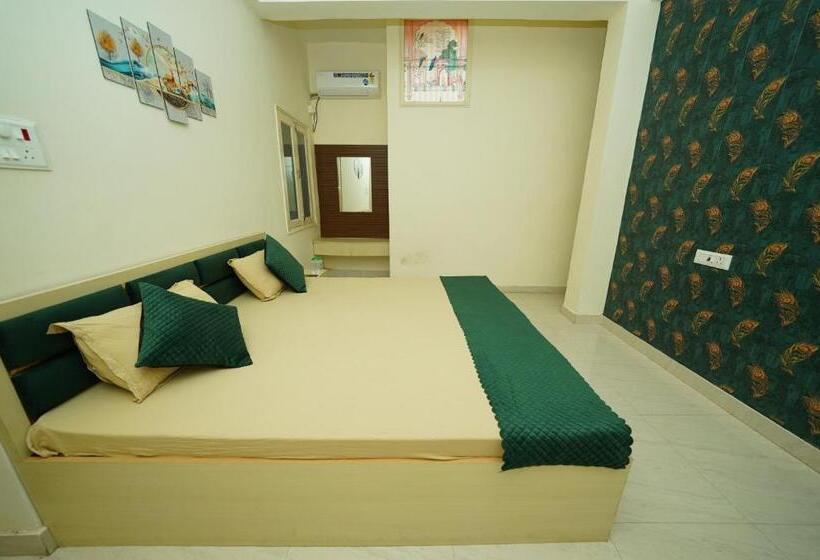 Retkeilymaja Golden Lotus Kashi