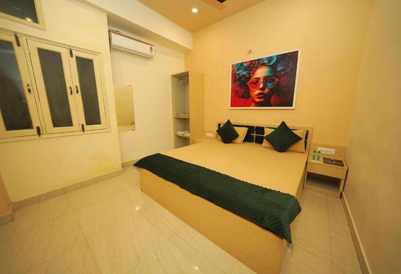 Retkeilymaja Golden Lotus Kashi