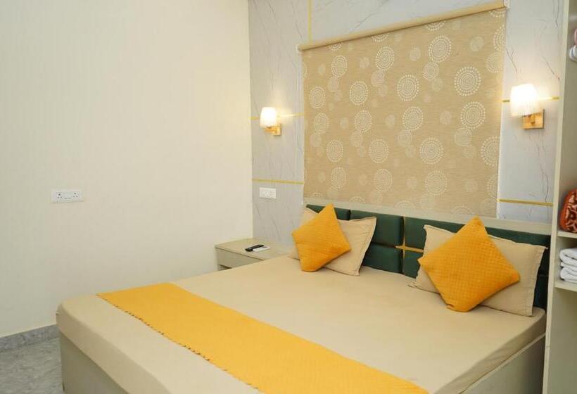 Retkeilymaja Golden Lotus Kashi