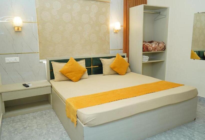 Retkeilymaja Golden Lotus Kashi