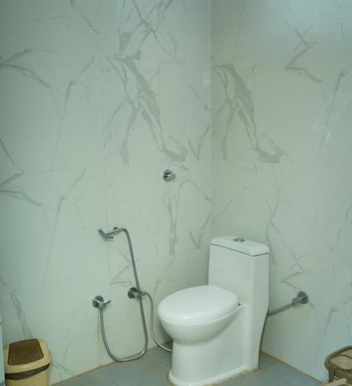 Retkeilymaja Golden Lotus Kashi