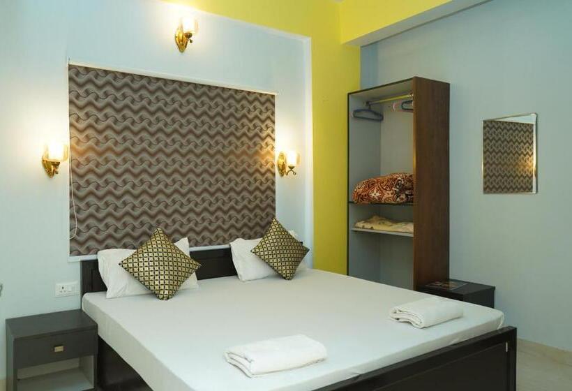 Retkeilymaja Golden Lotus Kashi