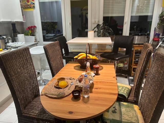 Bed and Breakfast Jungle Magic Room Near Atomium , Heyzel Stadium