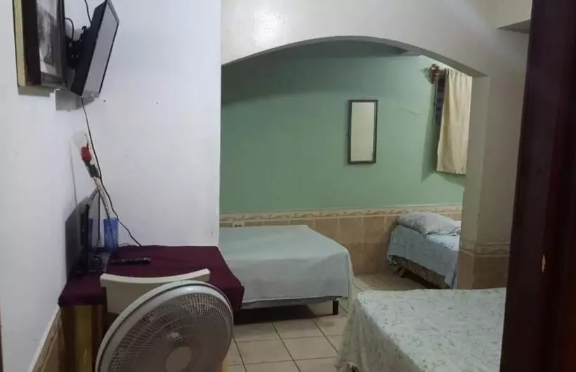 هتل Gusto Bueno