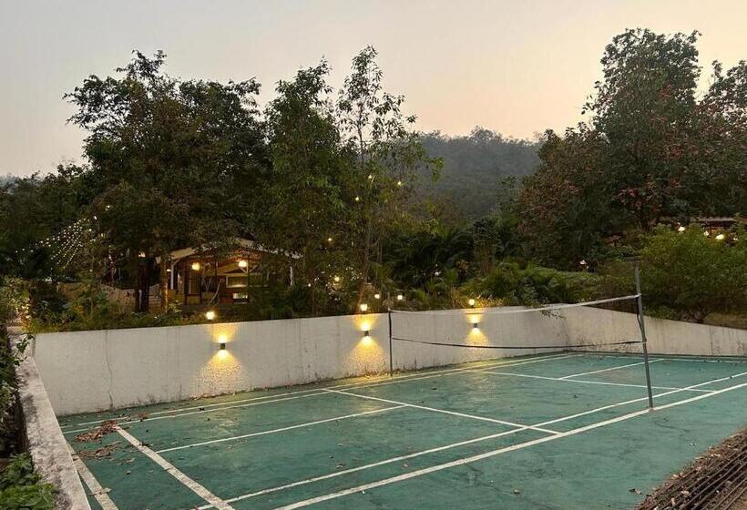 Hotel Jacuzzi Hut Staycation