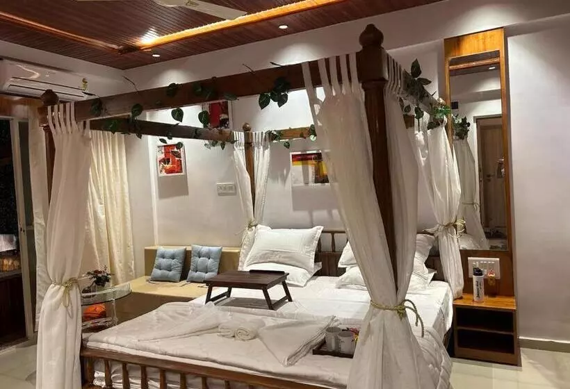 Hotelli Jacuzzi Hut Staycation