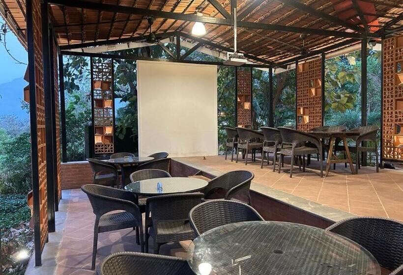 Hotel Jacuzzi Hut Staycation