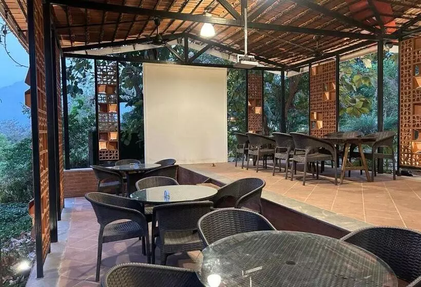 Hotelli Jacuzzi Hut Staycation