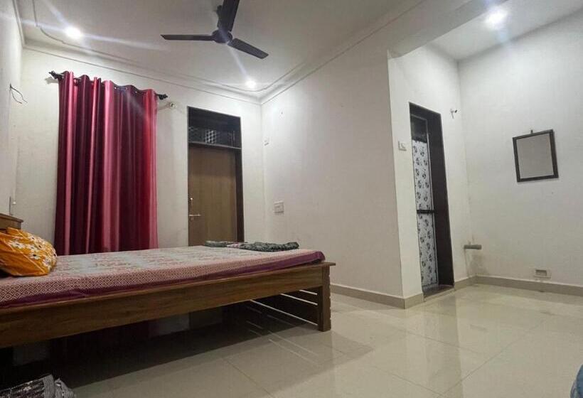 Hotel Kiryl Resort Shiroda