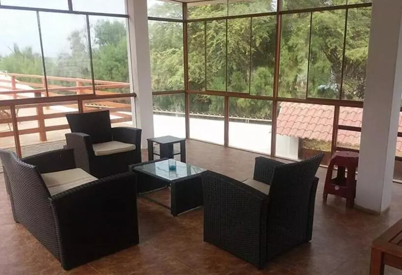 Hotelli La Colina, Casa Hospedaje