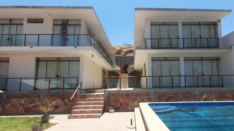 Otel La Colina, Casa Hospedaje