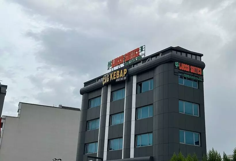 ホテル Lucca Suites