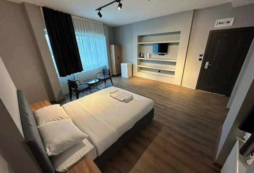 ホテル Lucca Suites