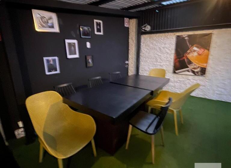 هتل Hostal Pub Central Park