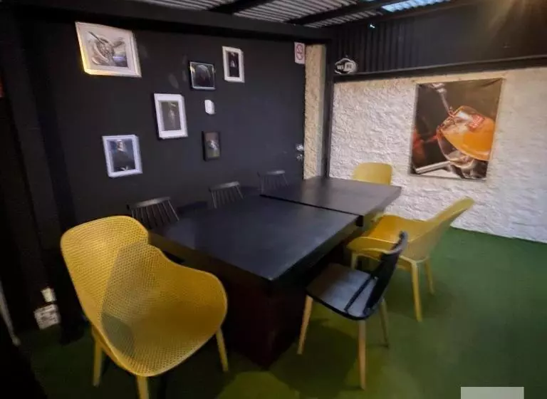 هتل Hostal Pub Central Park