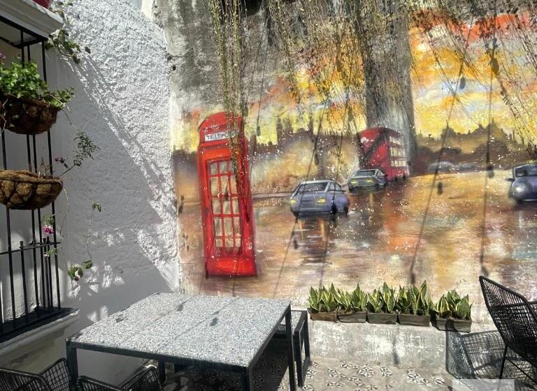 هتل Hostal Pub Central Park