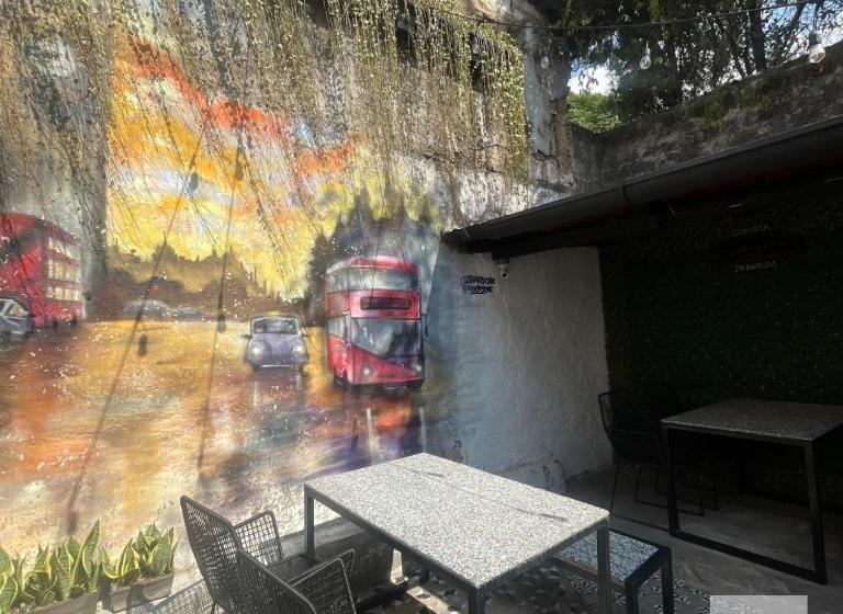 هتل Hostal Pub Central Park