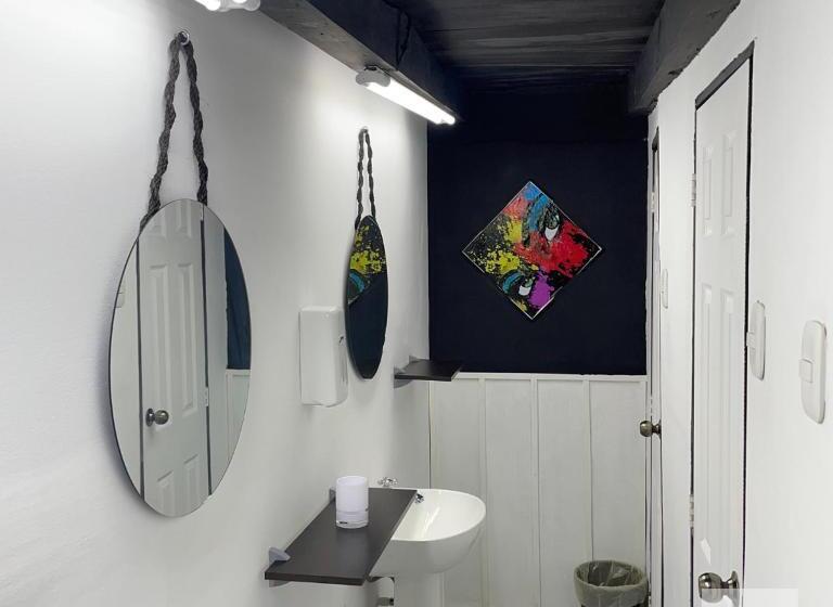 هتل Hostal Pub Central Park