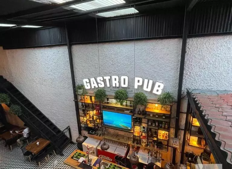 هتل Hostal Pub Central Park