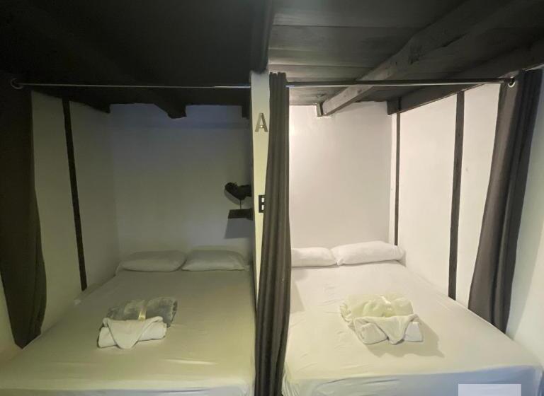 هتل Hostal Pub Central Park