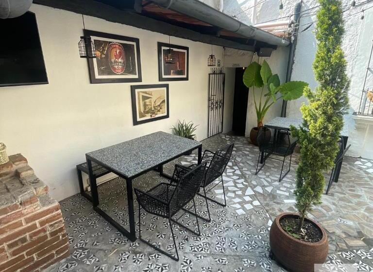 هتل Hostal Pub Central Park