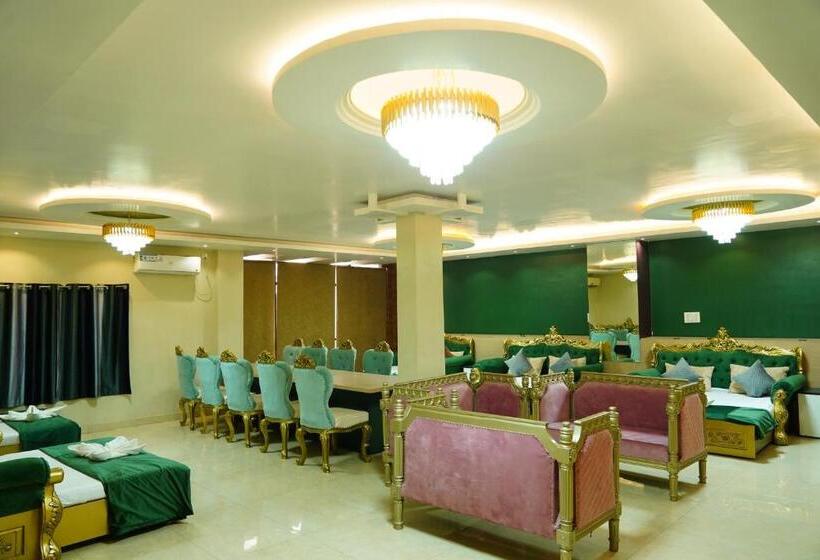 هتل Maharaja Dormitory