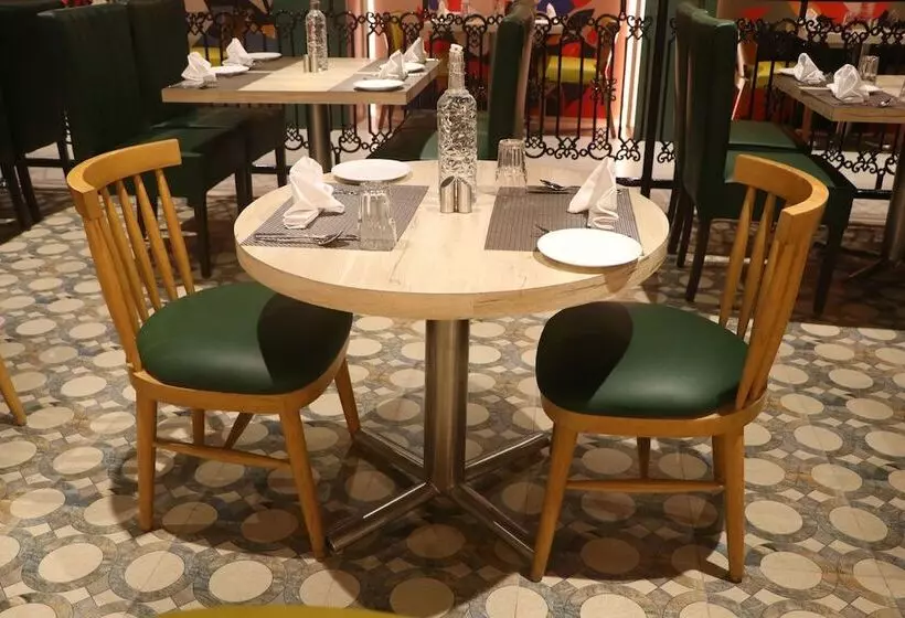 ホテル Sk Premium Park, World Square Mall