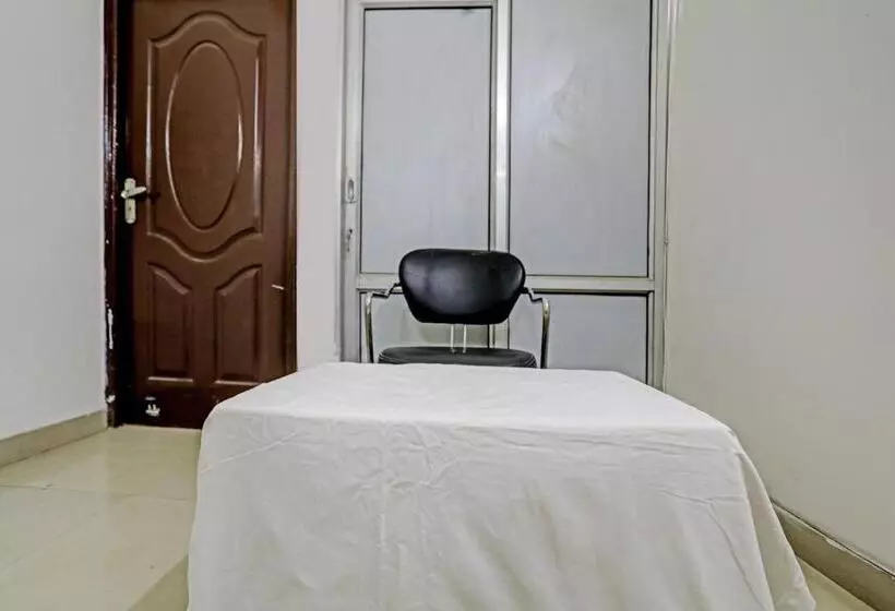ホテル Taj Guest House