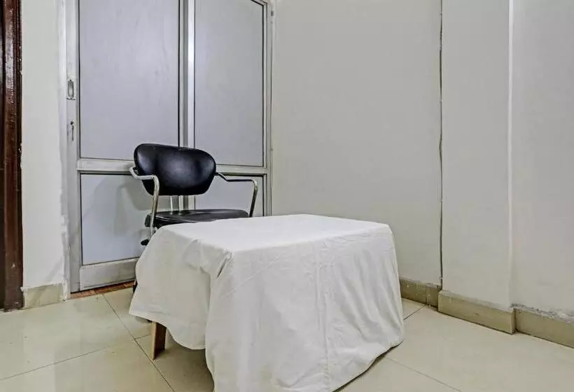 ホテル Taj Guest House