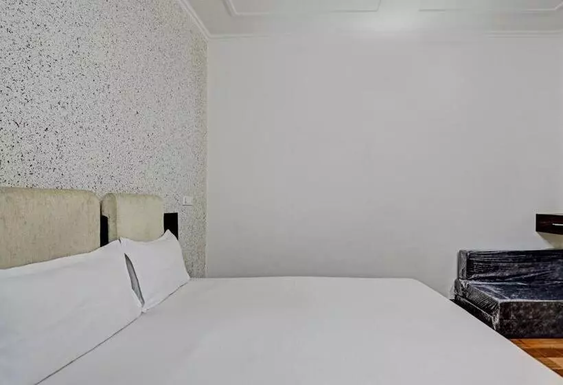 ホテル Taj Guest House