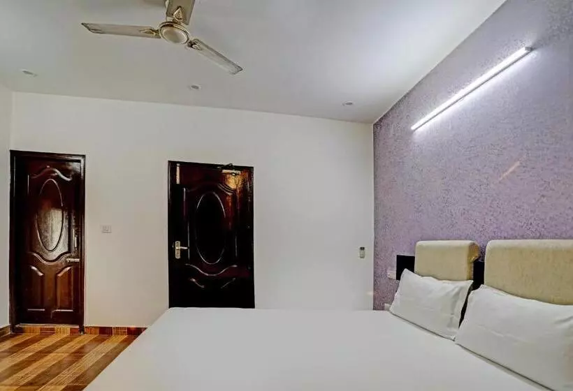 ホテル Taj Guest House