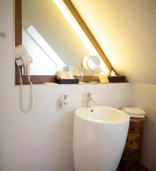 Hotelli Vier Jahreszeiten