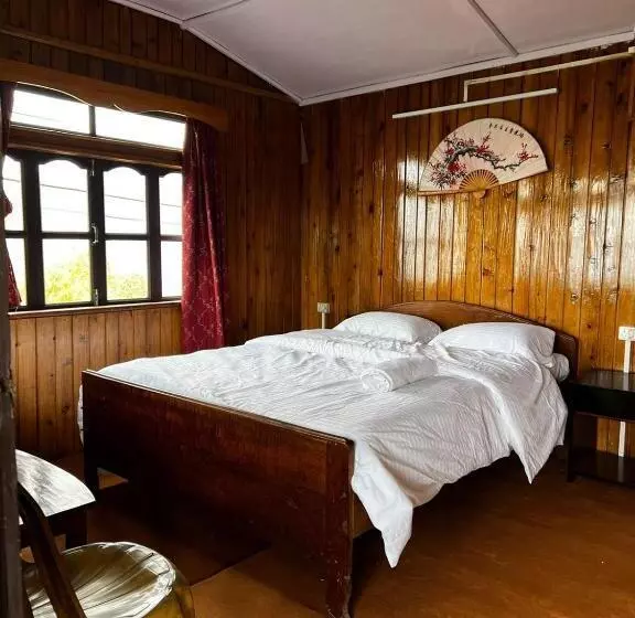 ホテル Yankee Village Retreat, Rishop