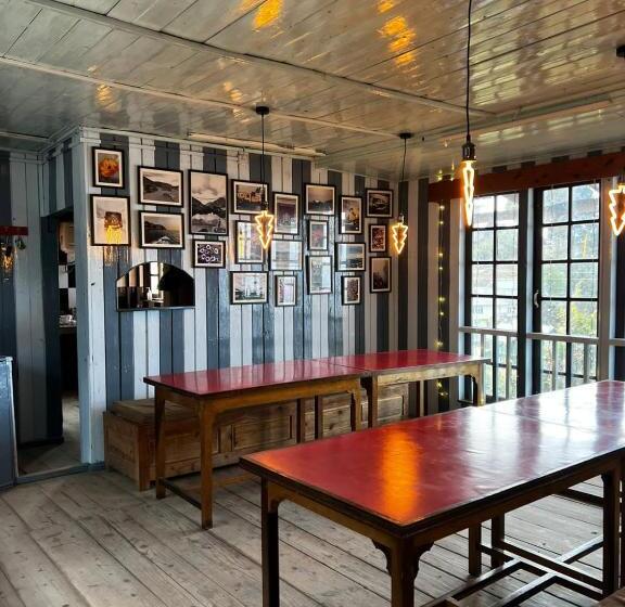 ホテル Yankee Village Retreat, Rishop