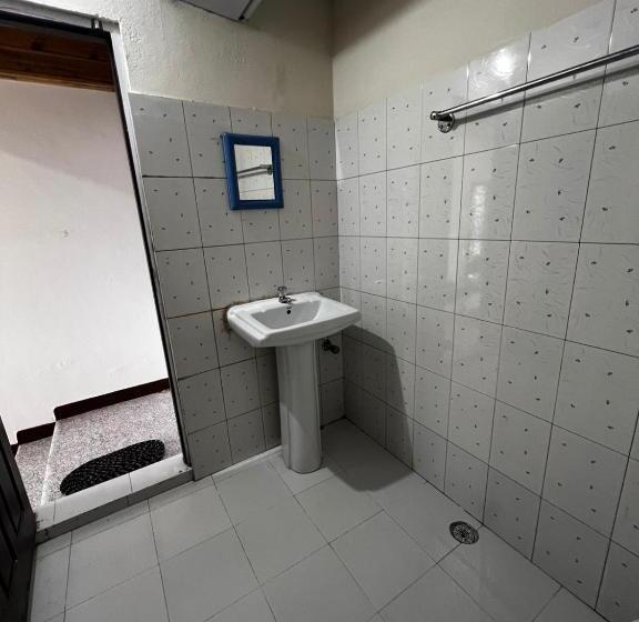 ホテル Yankee Village Retreat, Rishop