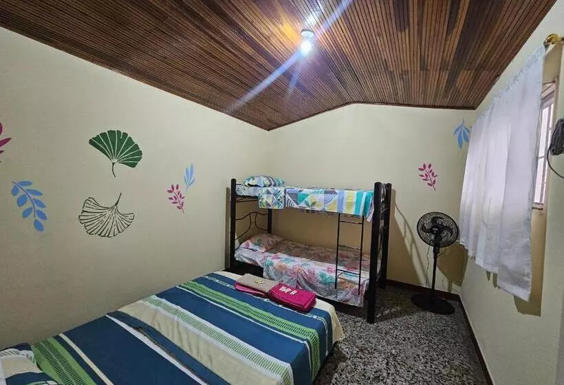 ペンション El Cacique Villeta