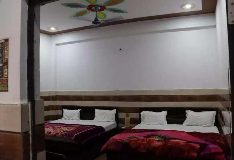ペンション K.d. Dham Near Prem Mandir
