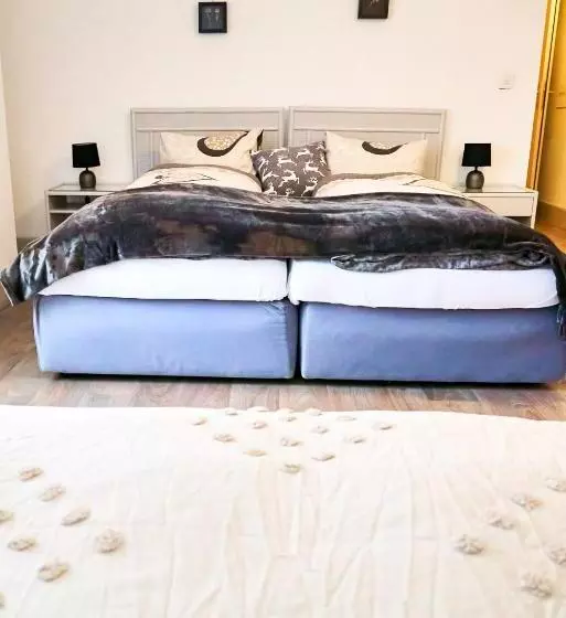 Majatalo Tripple Room With Bathroom